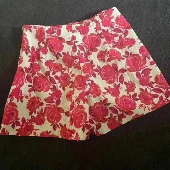 Stradivariu Shorts Pink Floral Sz 0 - Picture 3 of 4